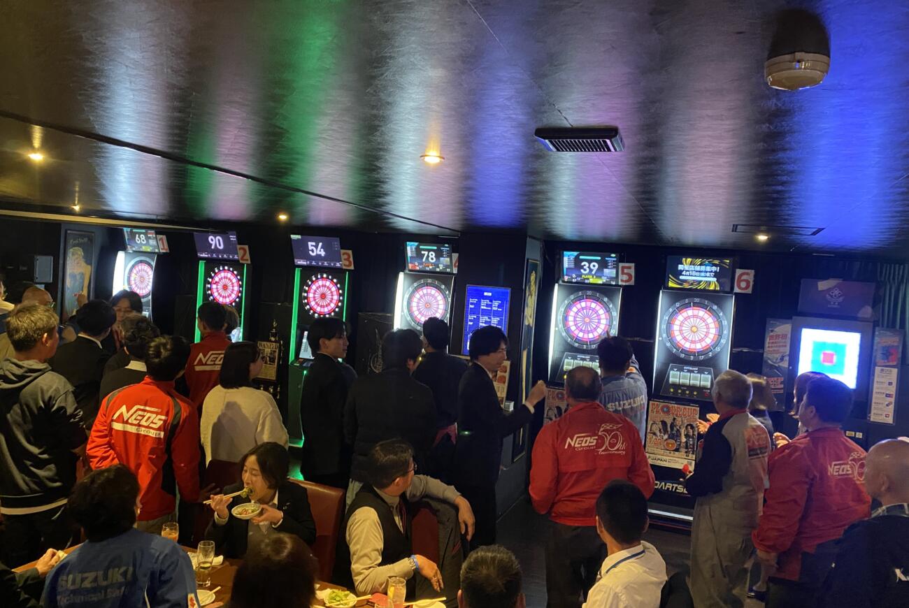 ダーツで大盛り上がり！～新入社員歓迎イベントを開催しました～